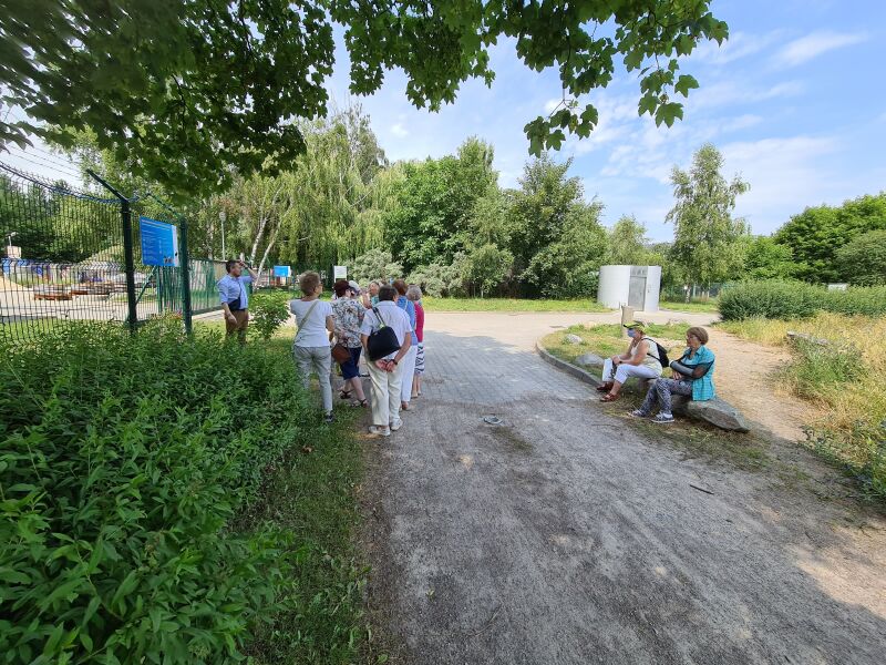 Zdjęcie 7: Przed Stacją Uzdatniania Wody